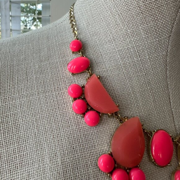 KATE SPADE Day Tripper Bib Statement Necklace Gold with Pink Coral and Resin - Picture 3 of 8